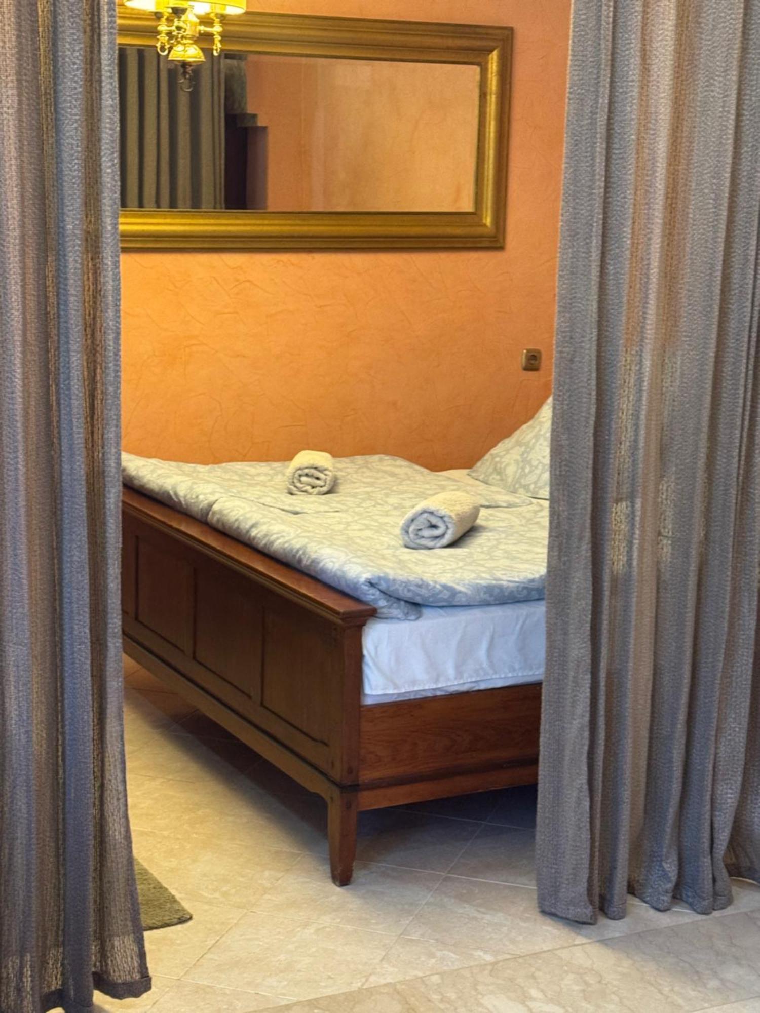 5min To Beach, Wifi, Terrace, Stylish Fully Equipped Parking For Free *